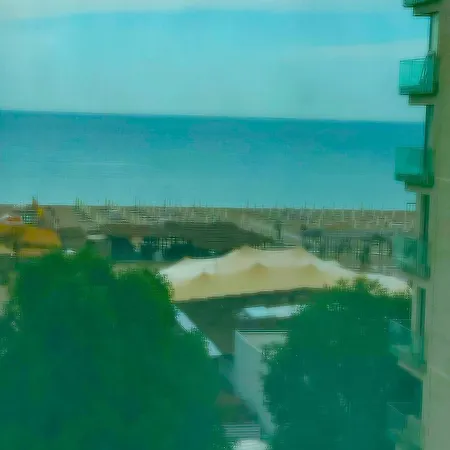 Summerland Seaview Mamaia